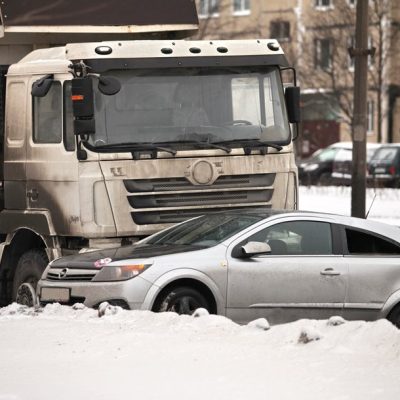St. Louis, MO – 2 Injured in Multi-Vehicle Crash on I-70 WB Near I-270